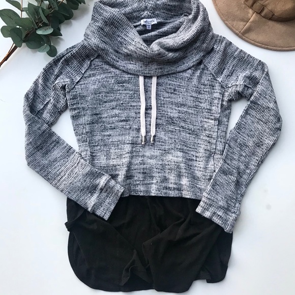 Splendid Sweaters - Splendid two tone layer turtleneck sweater